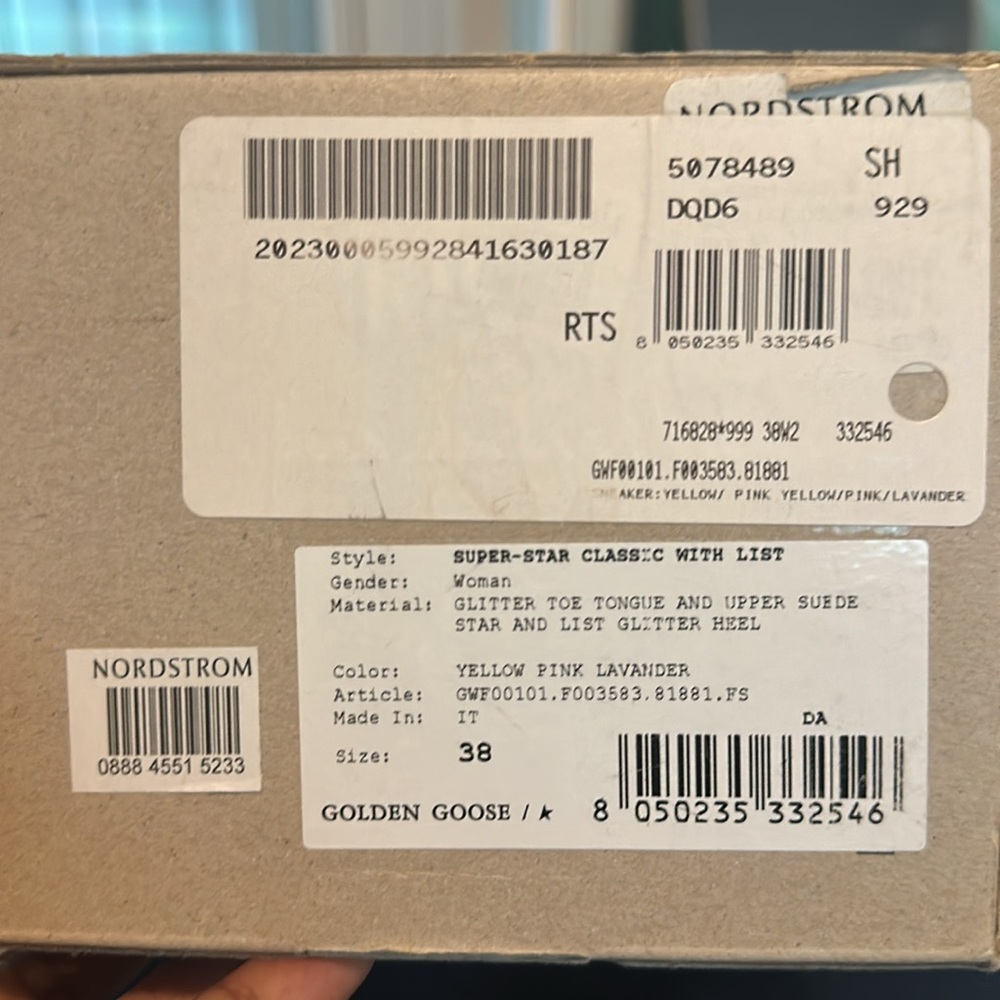 Size 38! Worn twice! Left shoe has defect inside back of sneaker (see pics) - Picture 6 of 6